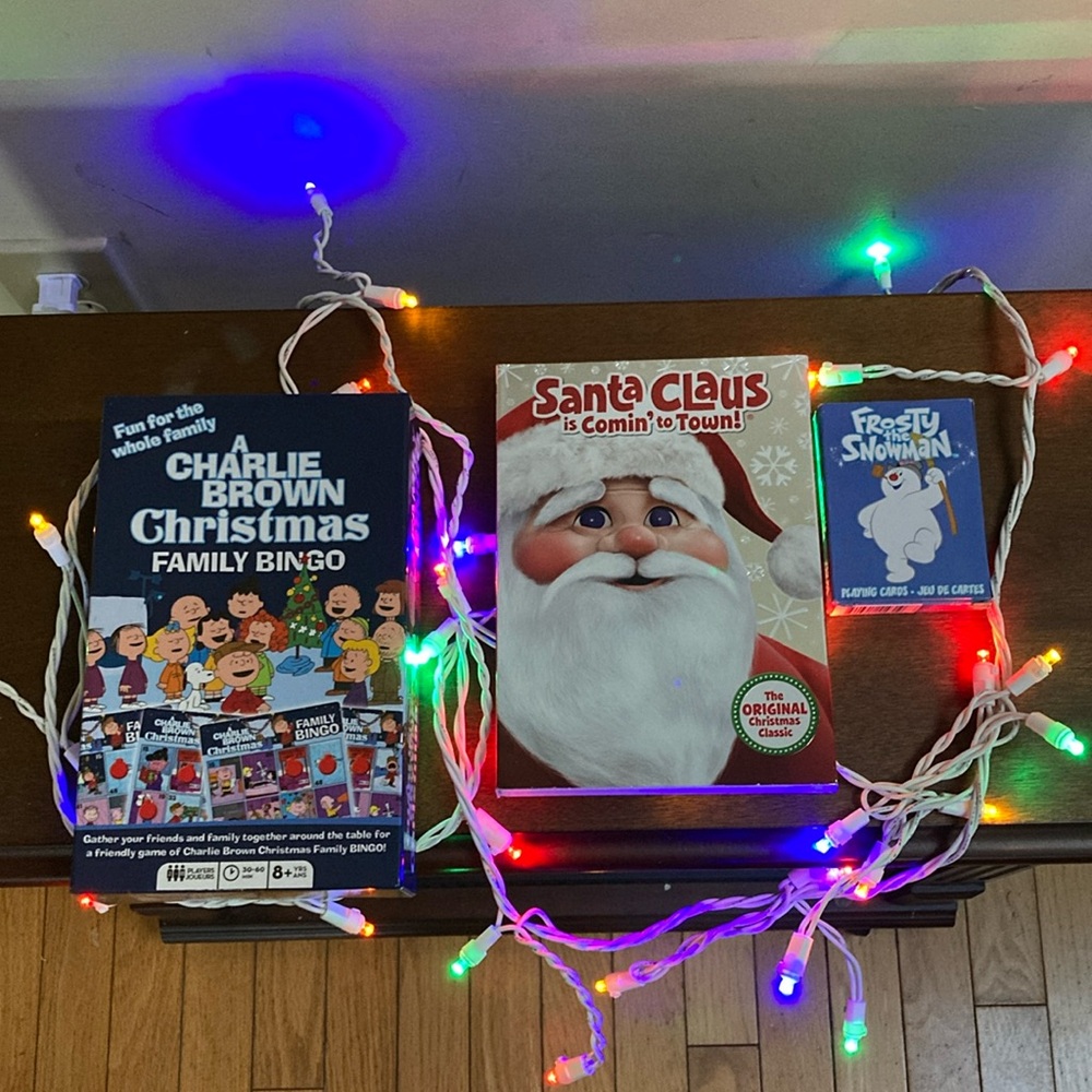 Christmas family bundle:frosty cards/Peanuts bingo/Santa Claus comin to Town DVD